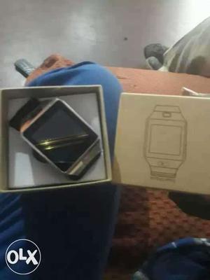 Smart watch in new condition with box in this you