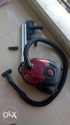 Vacuum cleaner in good condition. reason for