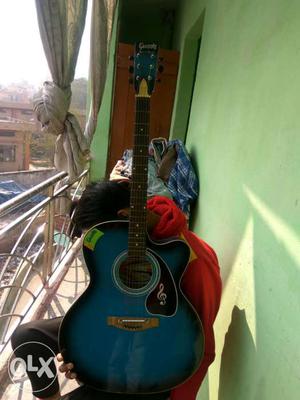 I am sell my guitar 2 month old clear sound best.