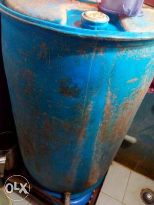 Selling urgent Blue drum with stand in good