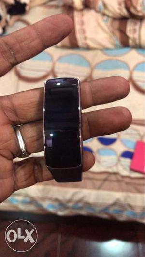 Urjent sale. samsung gear fit. no charger.