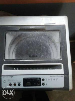 White And Black Top-load Automatic Washing Machine