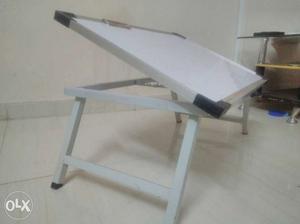 I want sell adjustable table.