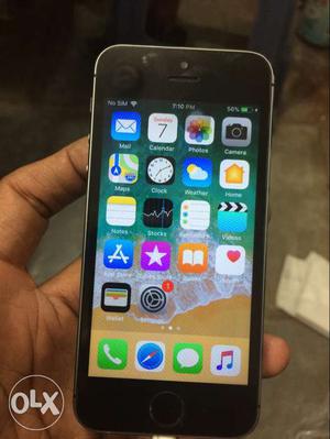 IPhone 5s 16 GB with charger and headphones