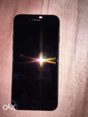 Im selling my i phone 7 32gb matte black with all
