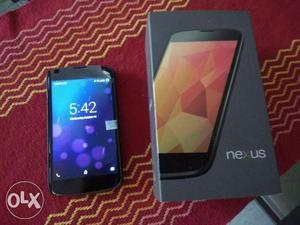 LG Nexus 4 Complete Phone in excellent working condition