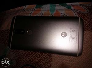Moto M for sell 4gb ram and 64 gb rom with 2.2