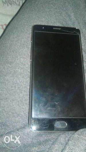 One plus 3t 64gb 1.2 years used box and charger