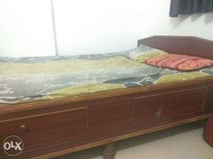 Single Bed Diwan in very good condition. 2yr old.