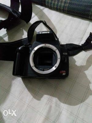 Black Canon EOS