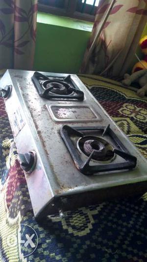 Gas stove in working condition