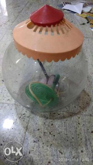 Round fish tank with filter and cover. negotiable