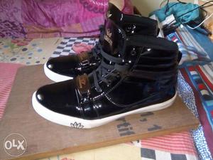 Black Patent Leather High-top Shoes