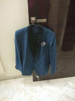 Designer suit in very good condition..