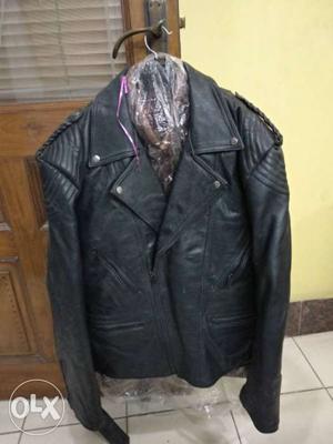 Pure Leather jacket In Good Condition Designer