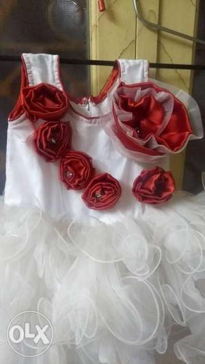 White n red net frock for 2 to 3 yrs