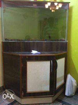 Aquarium and box in Good condition, slightly negotiable