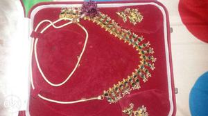 Beautiful necklace set affordable prise 500 per piece