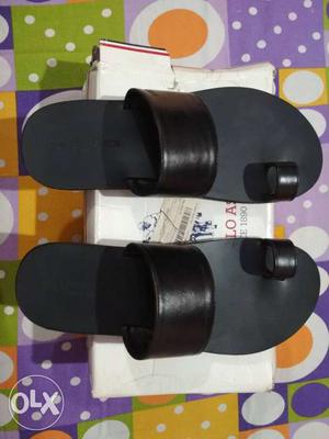 Black Leather Ring-loop Sandals