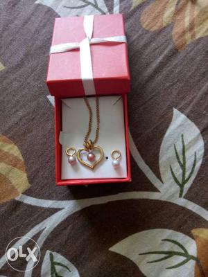 Gold Heart Pendant Necklace In Box