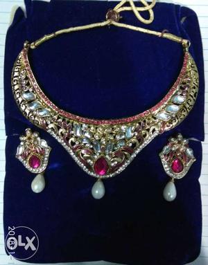 Gold-colored And Pink Necklace And Earrings