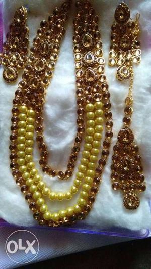 Gold-colored And Yellow Pearl Jewelry Set