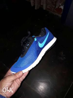 Nike mens brand new shoes, size 6..untouch and unused..