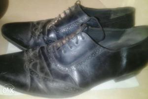 Shoes branded,frequent used,good condition for
