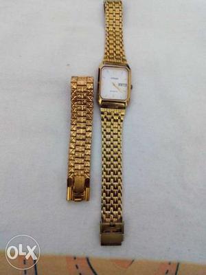 Unused citizen gold color watch fr men with gold