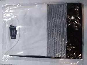 White And Black Crew-neck Top With Clear Plastic Pack