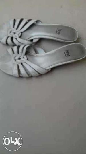White heels chappel