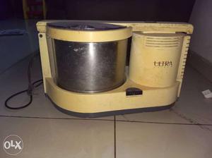 Ultra Grinder 2litres in working condition with