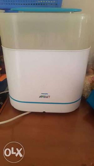Avent sterlizer almost like new for sale. Has