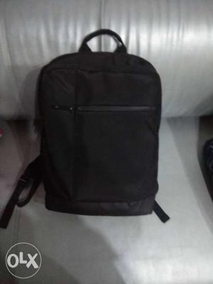 Brand new MI Bag. Received as gift, hence selling