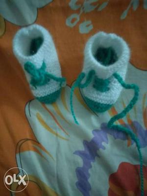 Freshly weaven woollen handmade baby shoes. Bullk