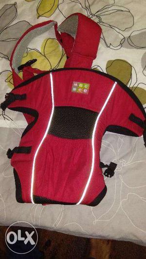 MEE MEE Baby Carrier. Good Condition. Looks like new.