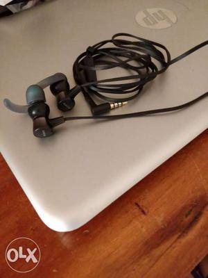 Sony MDR xB 150as earphones in excellent
