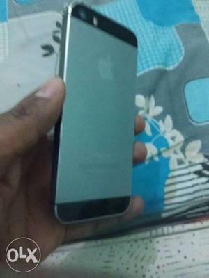 IPhone 5s With neat condition 1 year used with