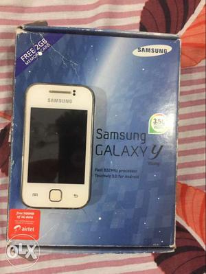 Samsung galaxy y (young) android smartphone in