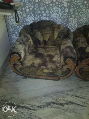 3+1+1 Brown And Black Floral Fabric Sofa Chair. Excellent