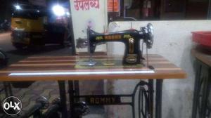 Best quality and best condition sewing machine