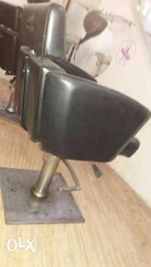Black Saloon Hair cutting Styling Chair