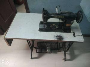 Black Shanta Treadle Sewing Machine l