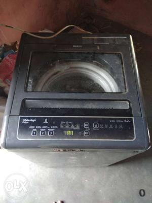 Black Top-load Clothes Washer