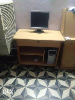 Computer nd table