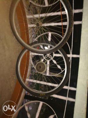 Gear cycles extra wheel gud condition can be used