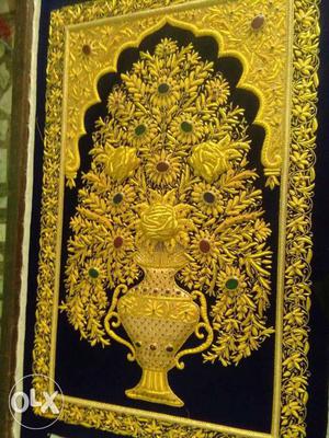 Gold-colored Flowers In Vase Embossed Ornament