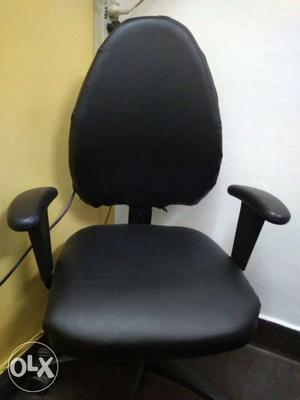 Office Furnitures Chairs