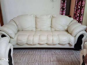 Used leather sofa for sale...in good condition..