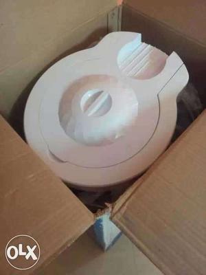 White Plastic Container With Box